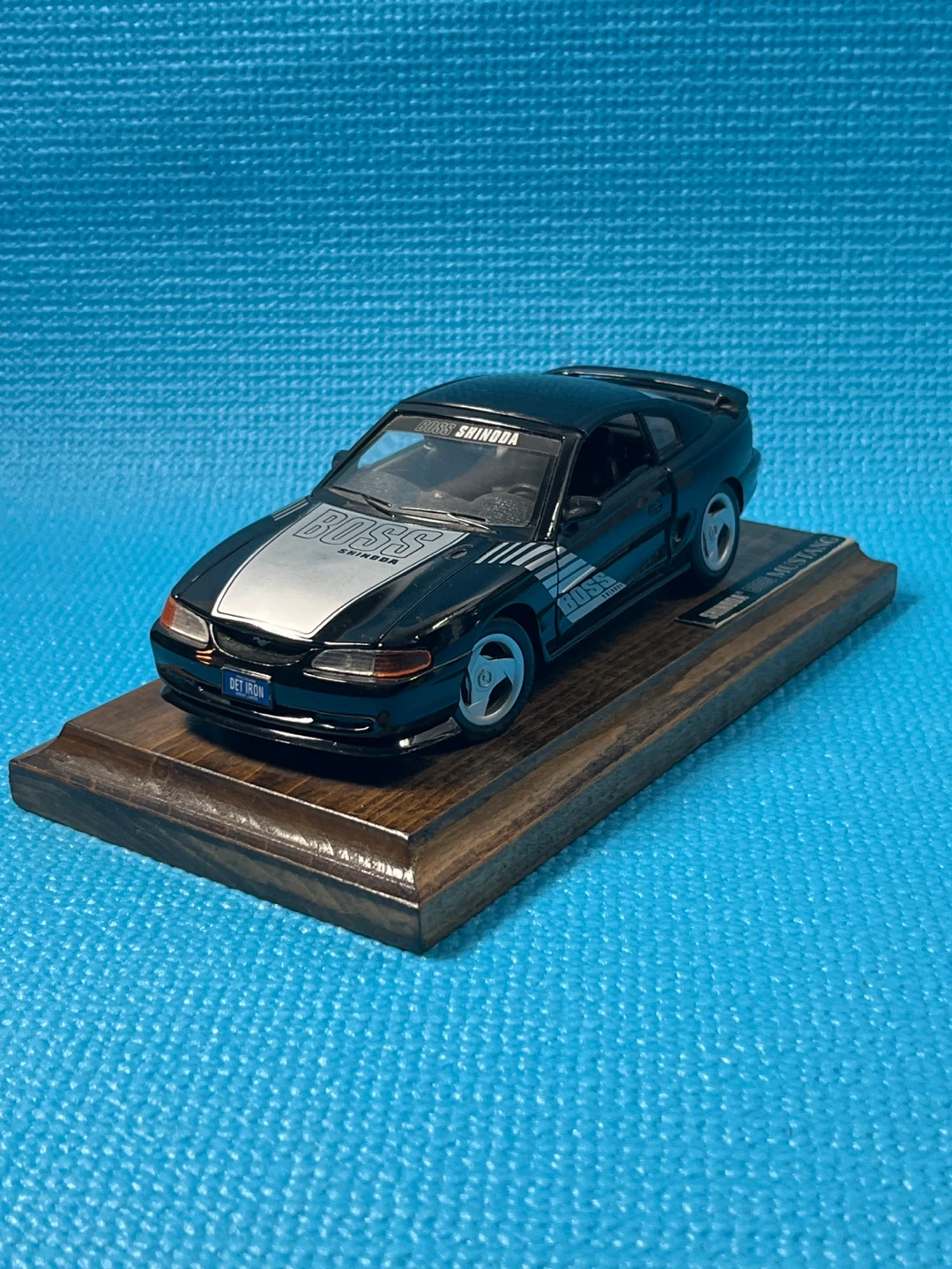 Rare Maisto 1/24 Shinoda Boss Ford Mustang – Collector’s Piece - photo 2