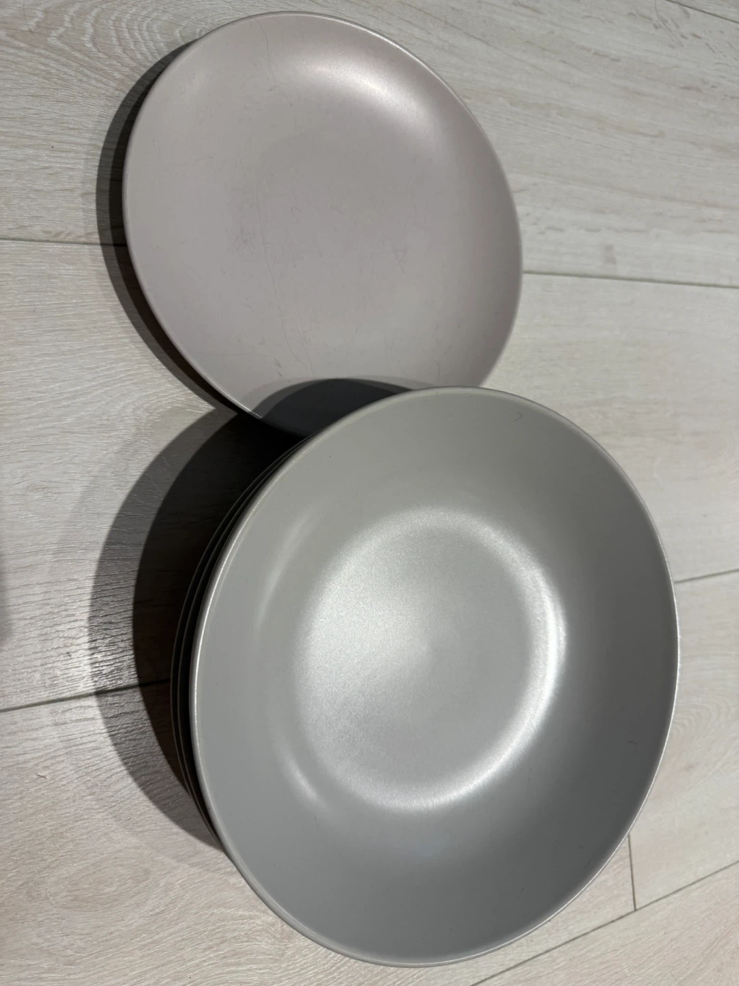 Set of 5 Grey Dinner Plates and 5 Patterned Bowls