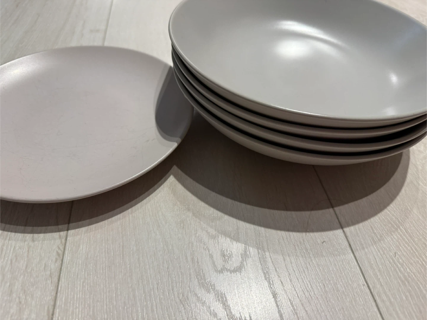 Set of 5 Grey Dinner Plates and 5 Patterned Bowls - photo 2