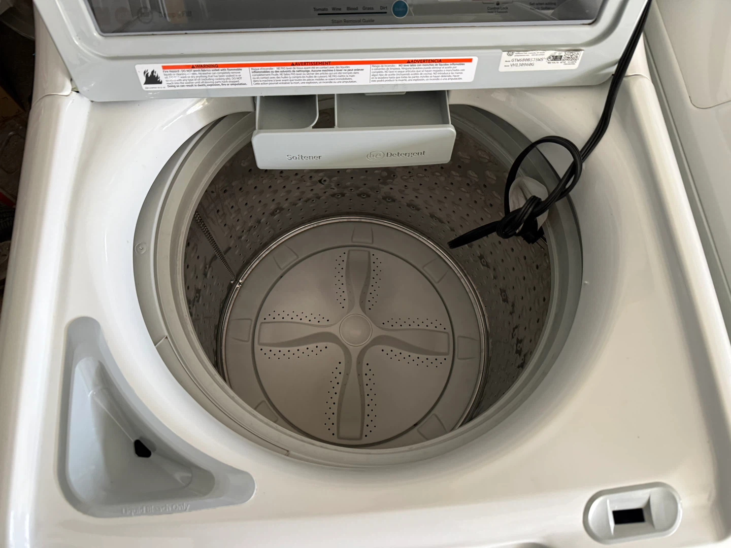 GE White Washing Machine - photo 4