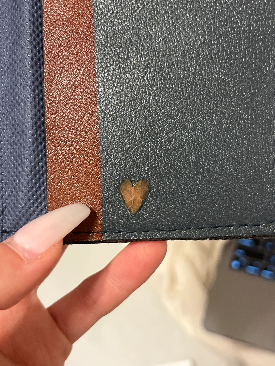 Hand-painted Bifold Wallet - photo 3