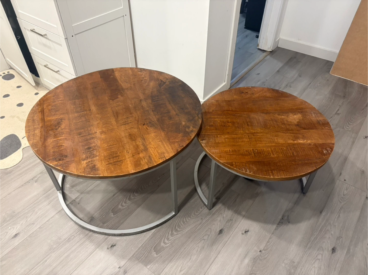 Set of 2 Nesting Round Coffee Tables