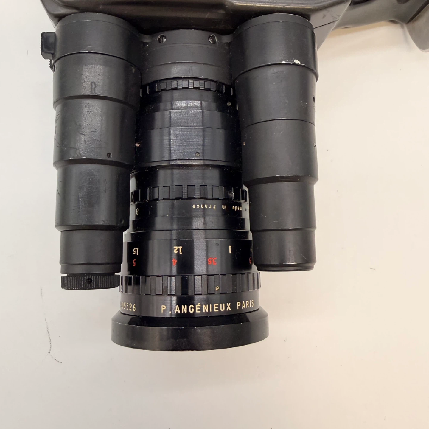 Beaulieu 4008 ZM II Super 8 Camera Angenieux 8–64mm Lens + Case - photo 4