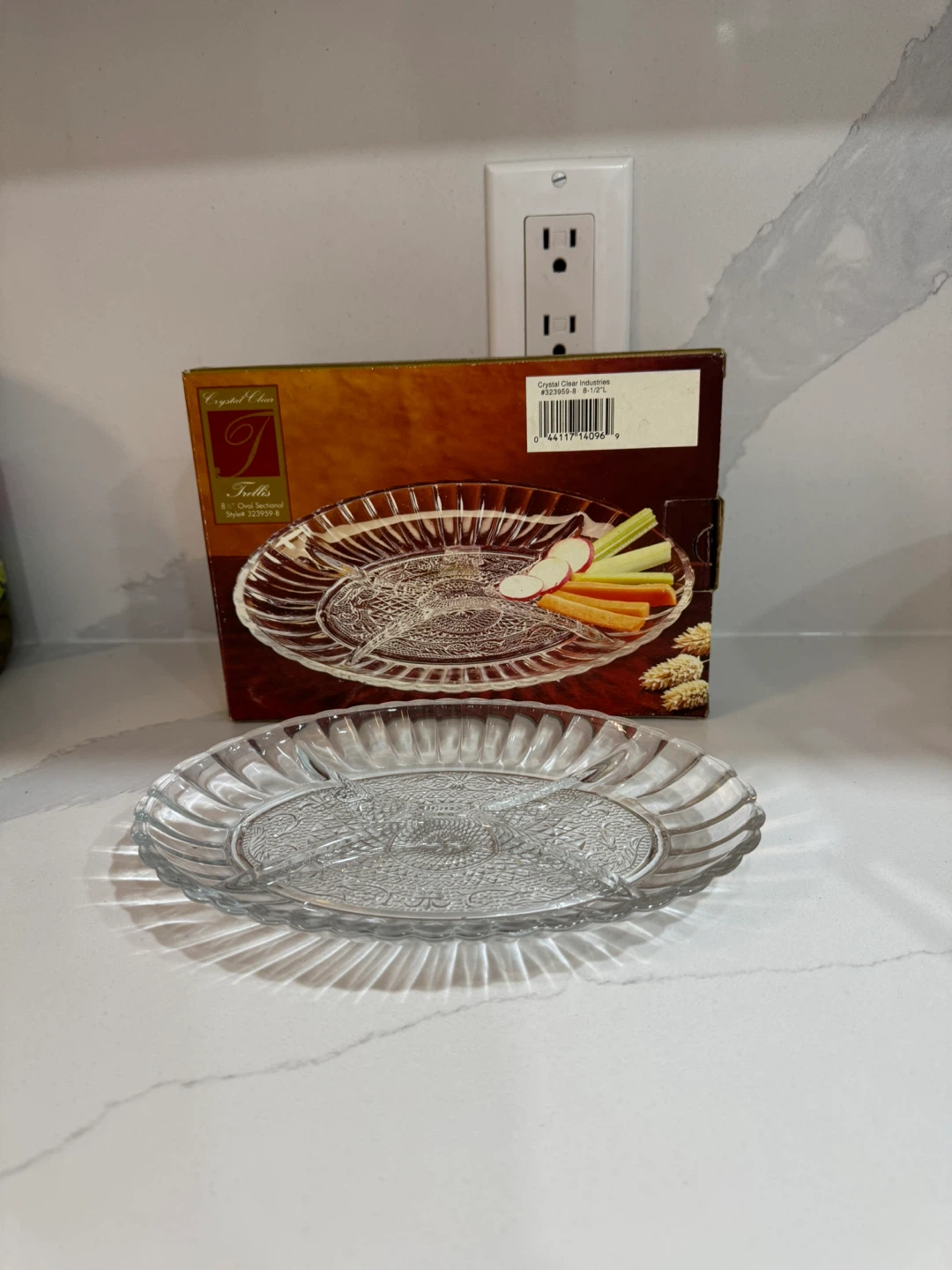 Crystal Clear Trellis 8 1/2" Oval Sectional Chip & Dip Platter