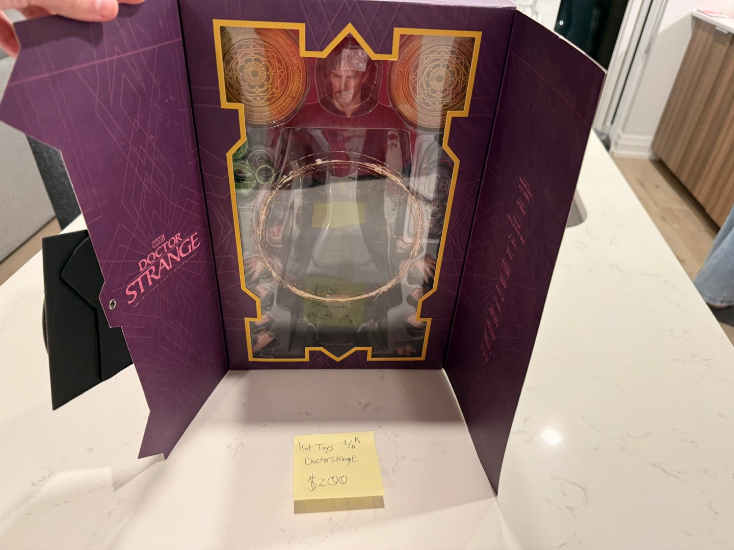 Hot Toys Doctor Strange 1/6 Scale Figure