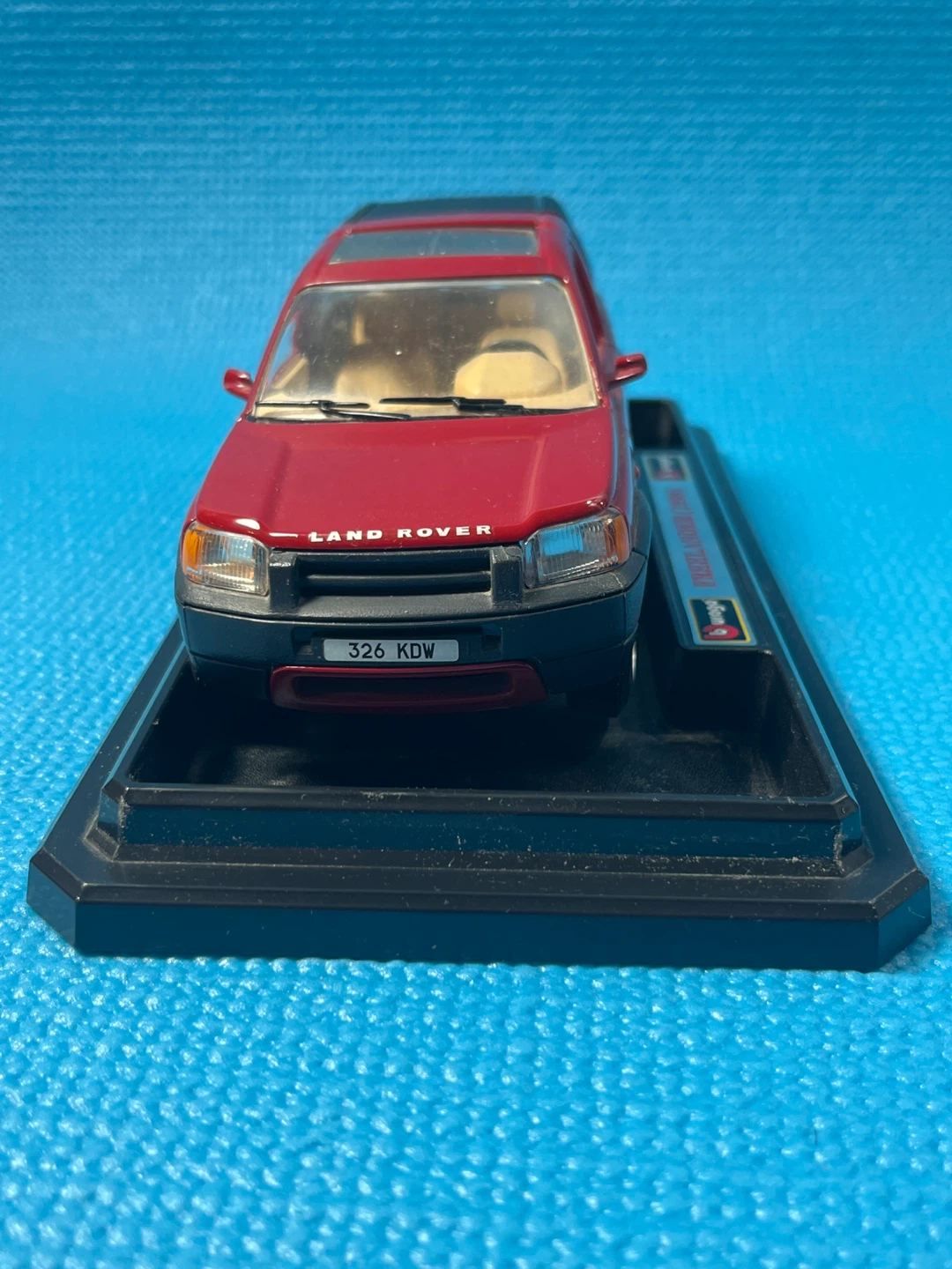 Bburago 1/24 Diecast 1998 Land Rover Freelander - Red - photo 2