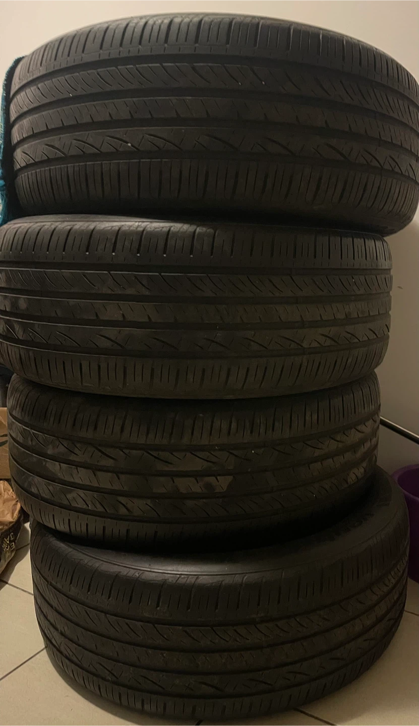 Set of 4 - 255/50R20 Tires - photo 3