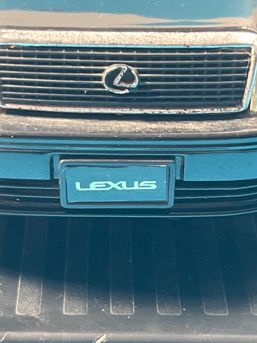 Rare 1/18 Scale 1989 Lexus LS400 Diecast Model - Road Legends - photo 4