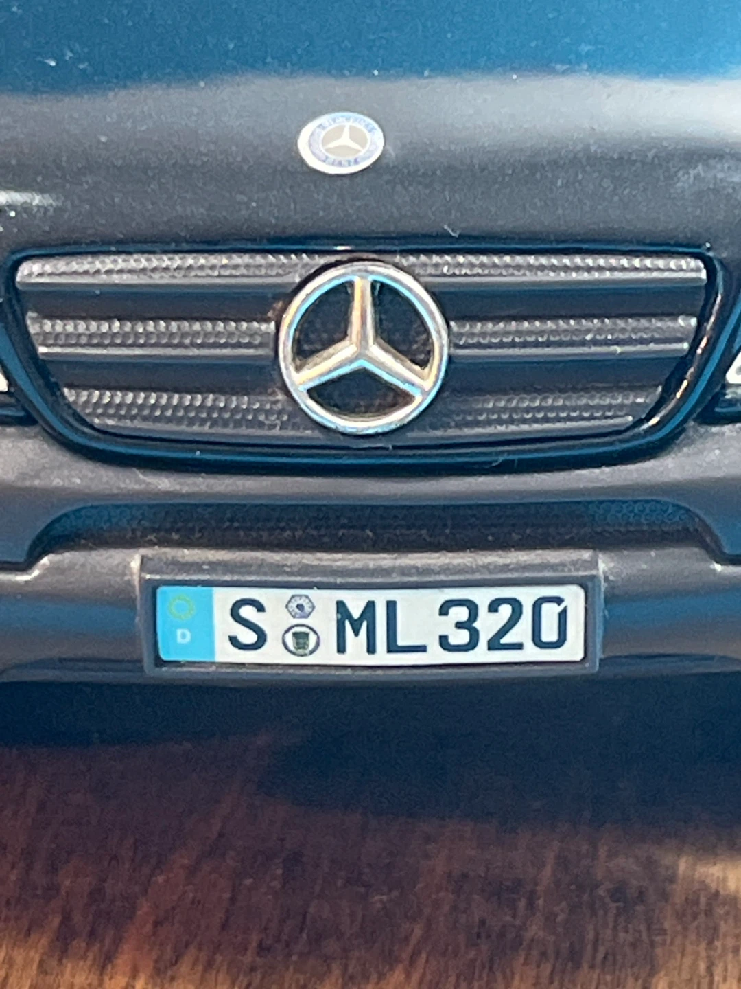 Rare 1997 Mercedes-Benz ML 320 | Maisto Special Edition 1:18 - photo 3