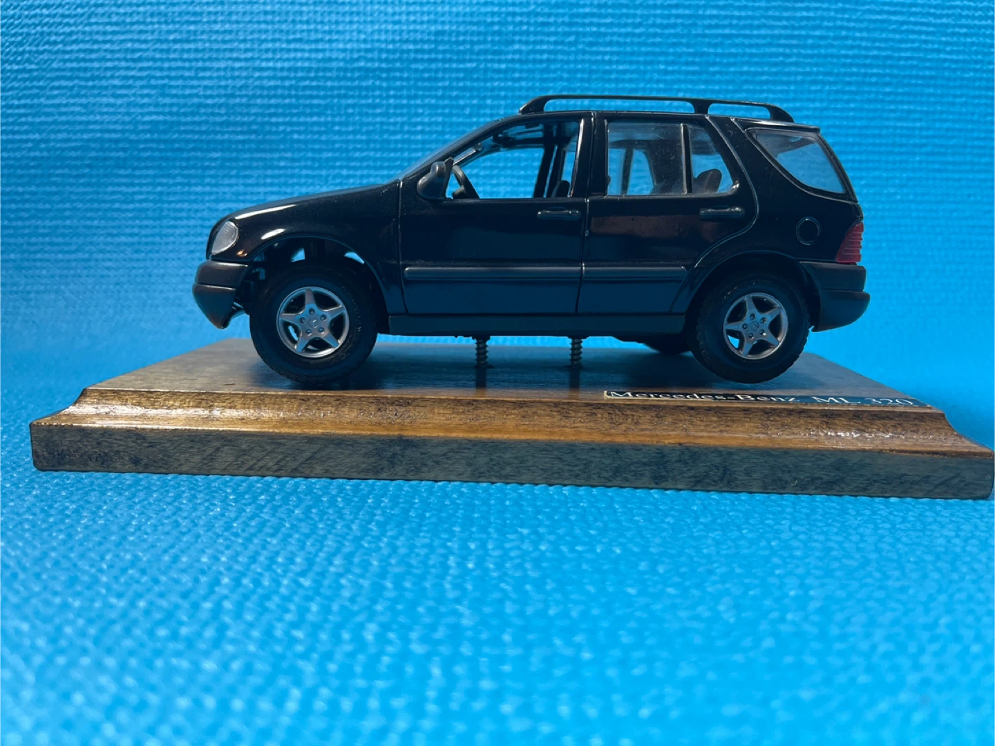 Rare 1997 Mercedes-Benz ML 320 | Maisto Special Edition 1:18 - photo 2