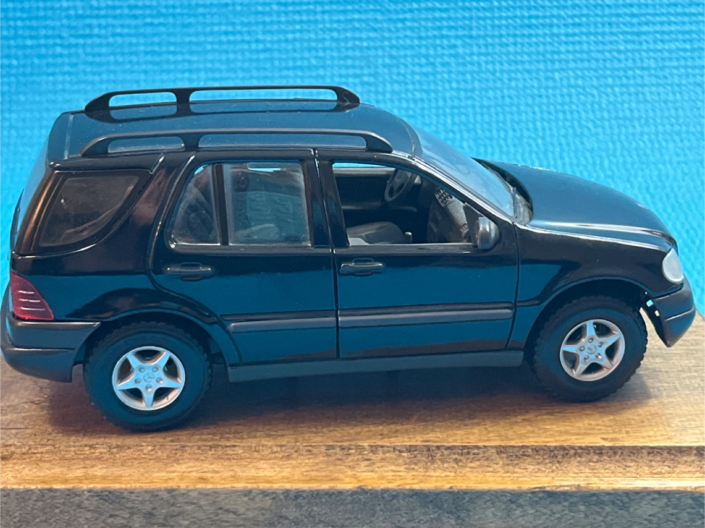 Rare 1997 Mercedes-Benz ML 320 | Maisto Special Edition 1:18 - photo 5