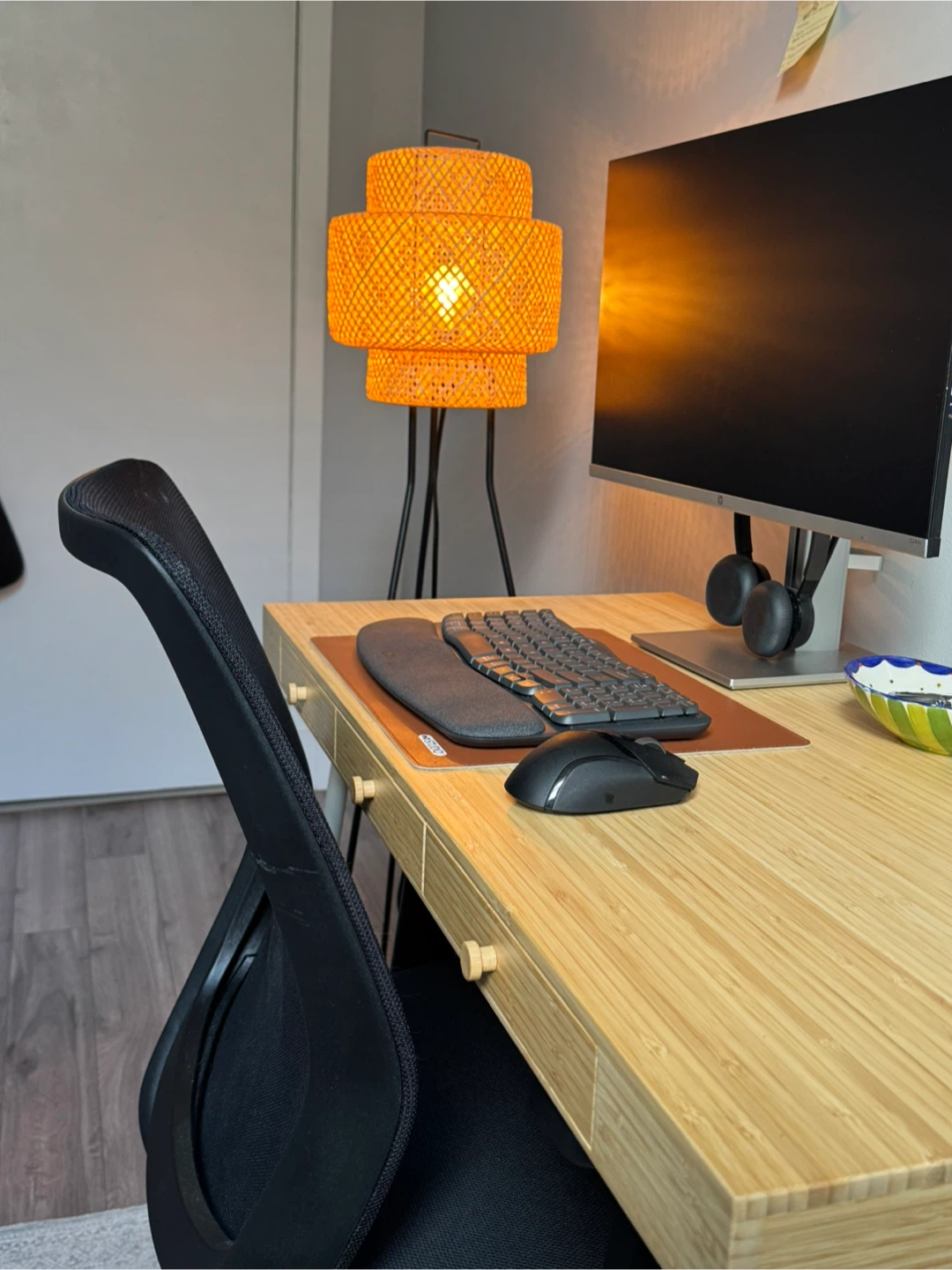 Black Mesh Office Chair - photo 3