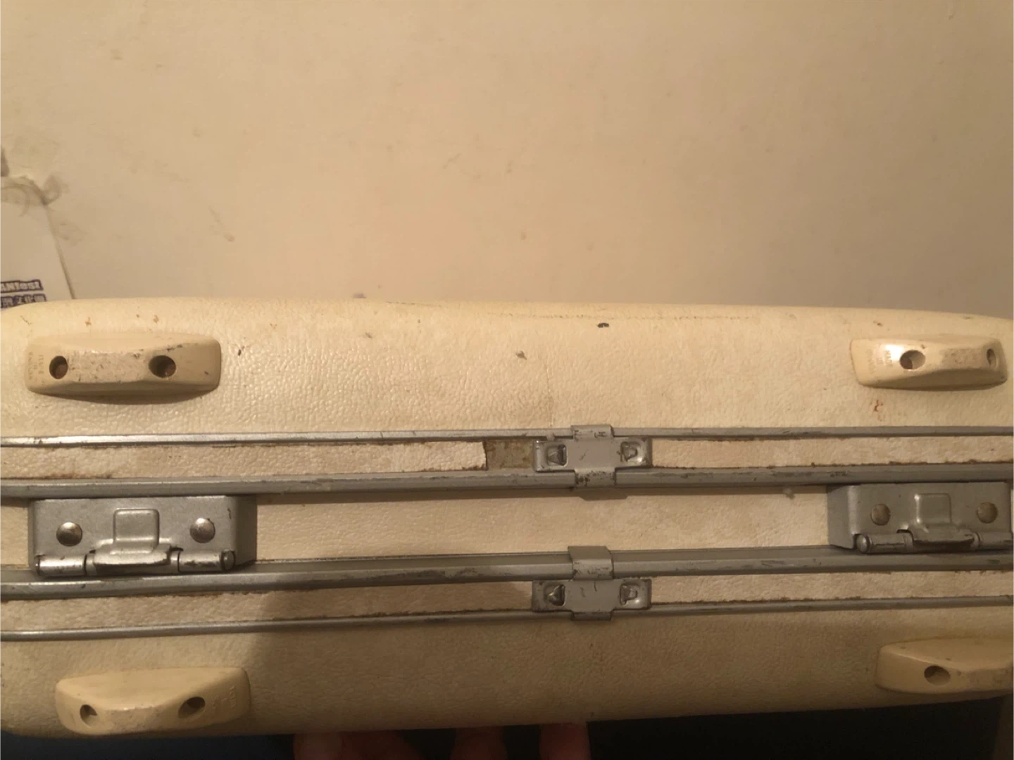 Vintage Cream Suitcase - photo 5