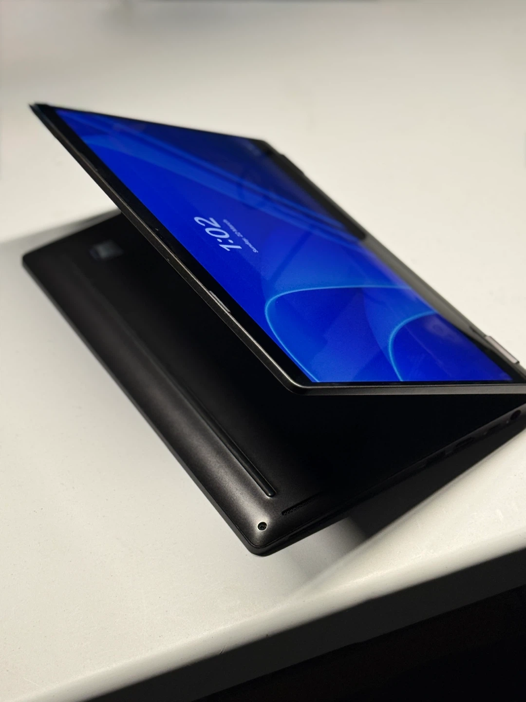 Dell Latitude 5300 2-in-1 Laptop - photo 4