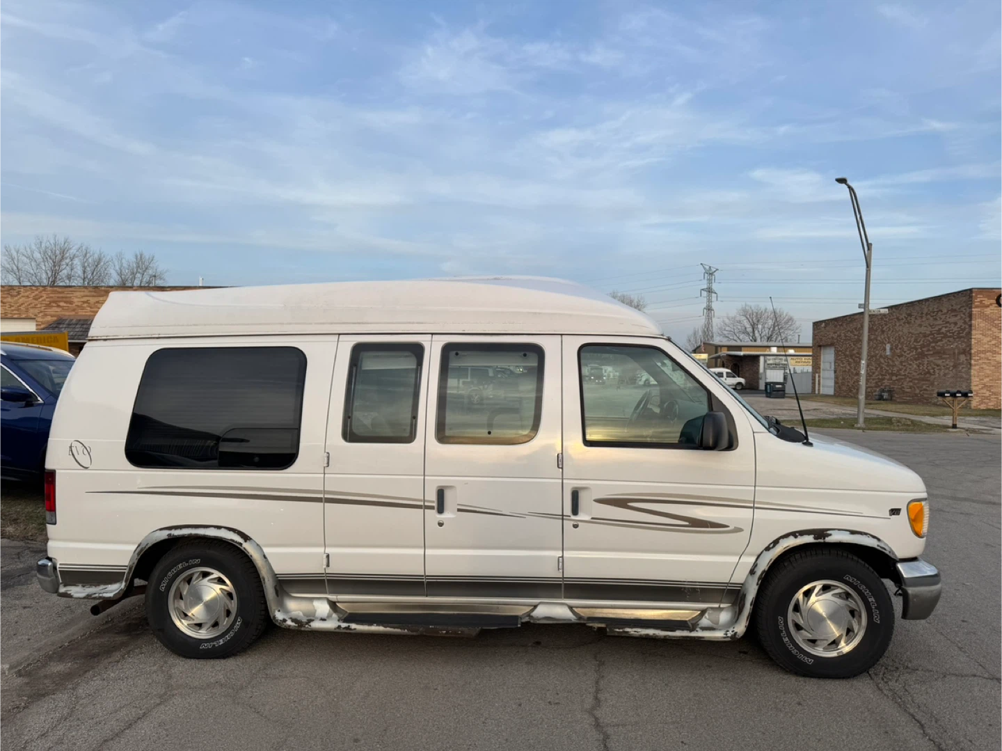 2001 Ford Econoline E150 Passenger · Van - photo 2