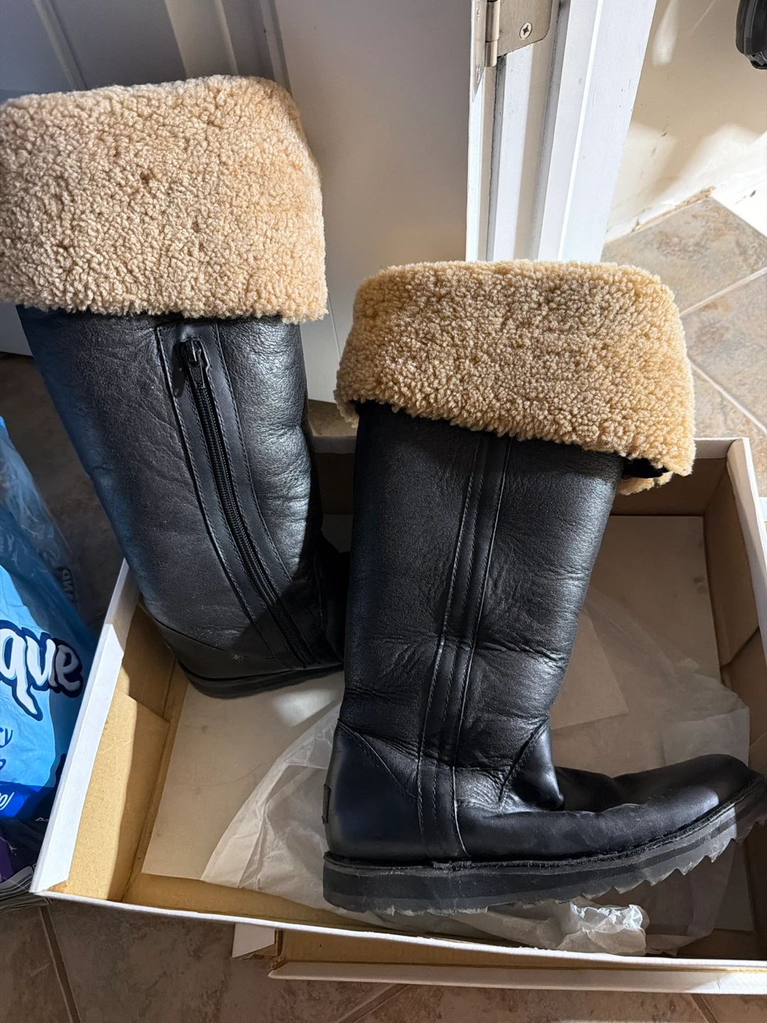 Women's Black Leather Winter Boots and high heels. - photo 3