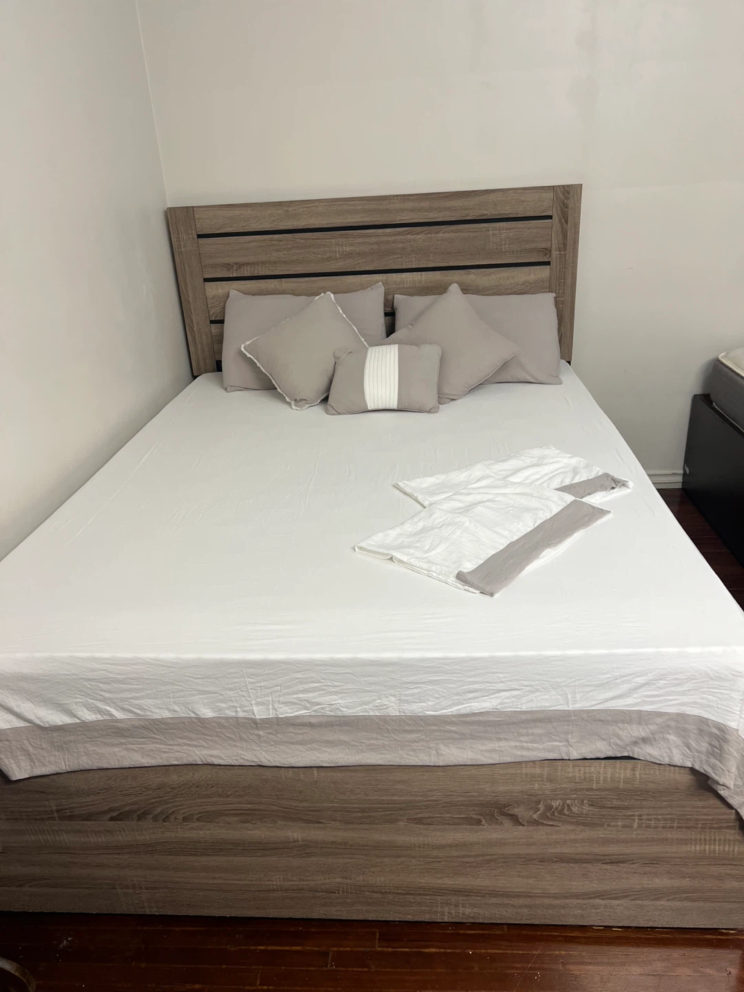 White and Grey Cotton Duvet Cover Set