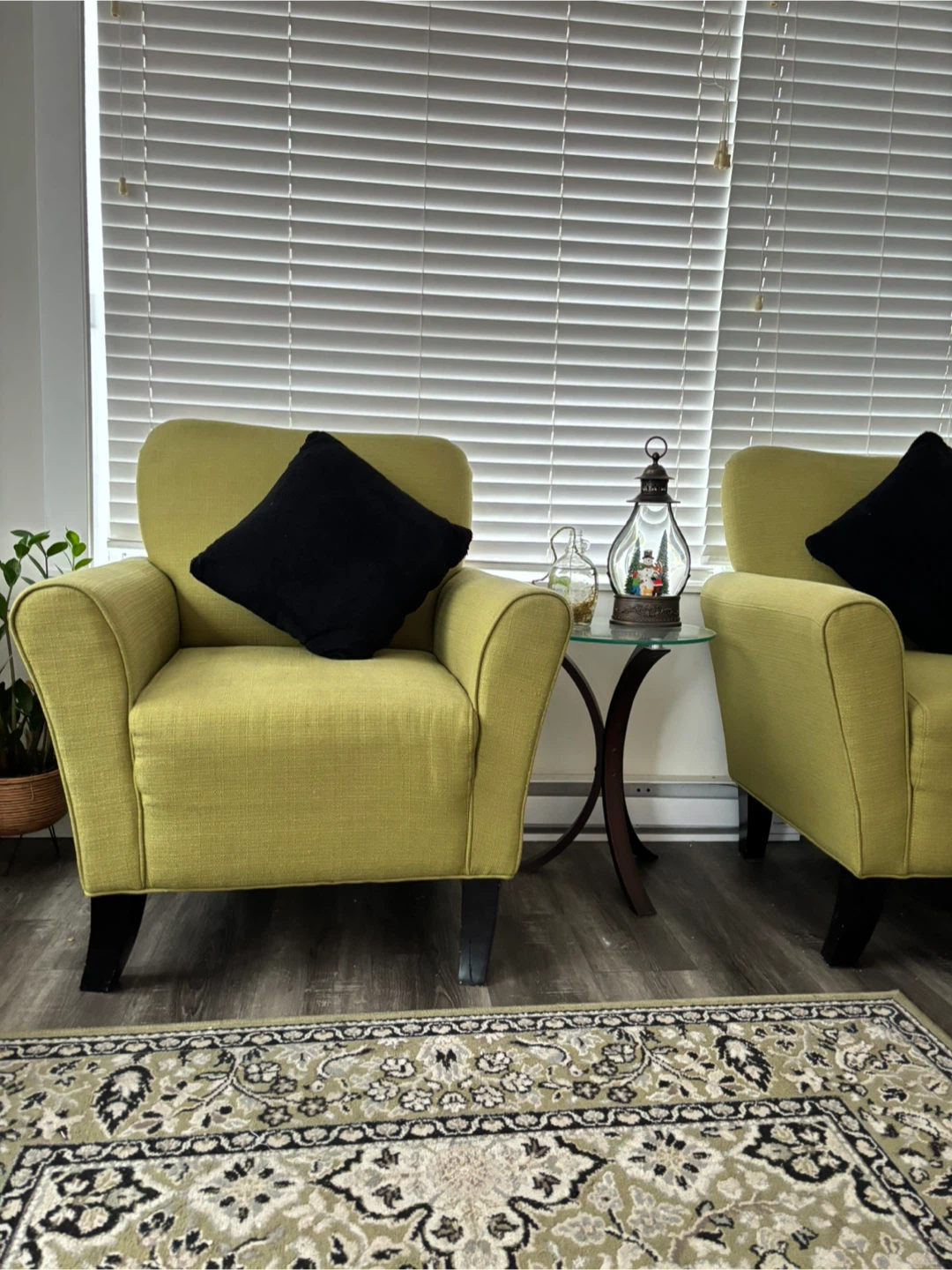Lime Green Armchair with Black Pillow - photo 3