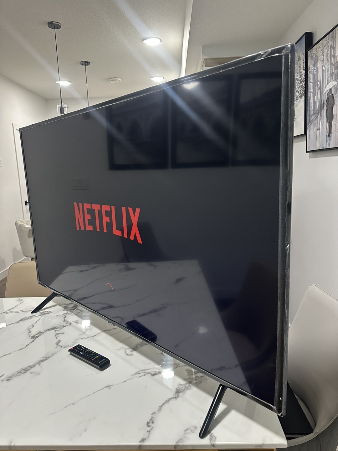 60-inch Samsung 4K Smart TV – Like New Condition - photo 5