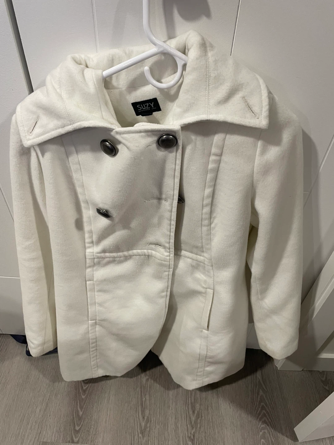 Suzy Shier White Coat - Size L