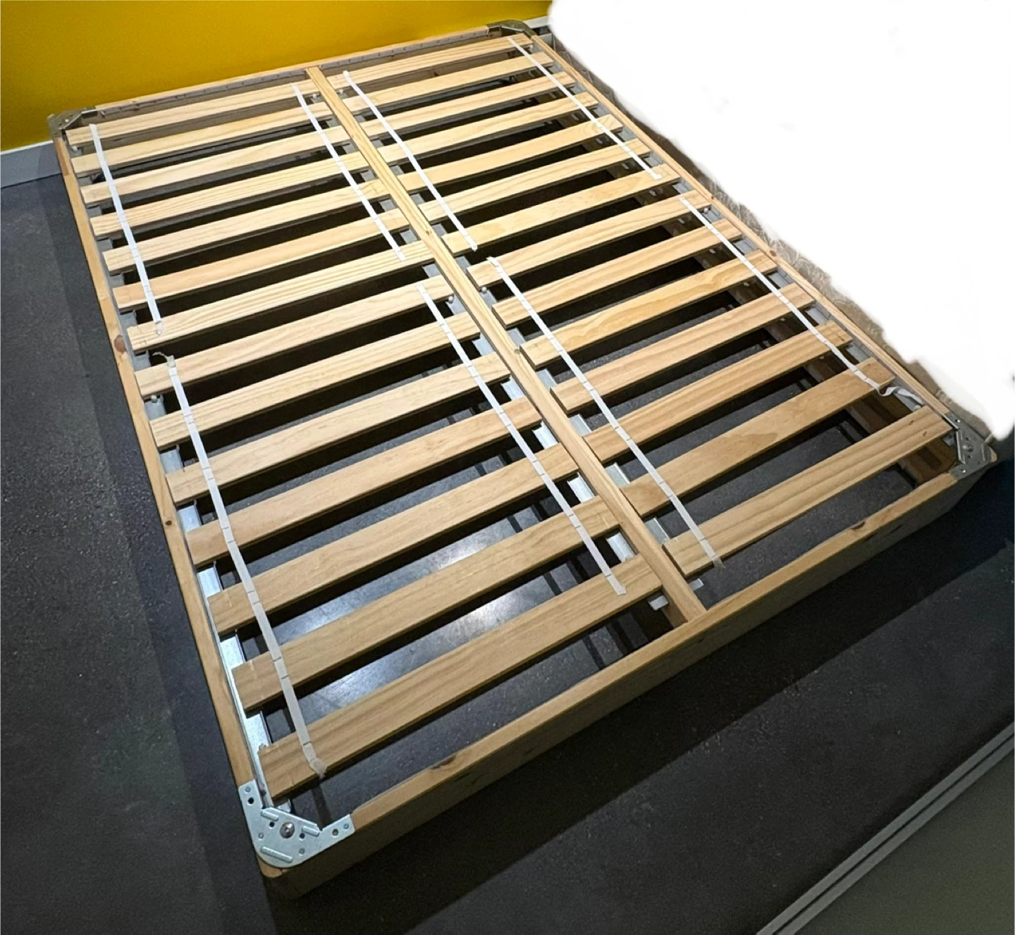 IKEA Espevär Queen Size Bed Frame - photo 2