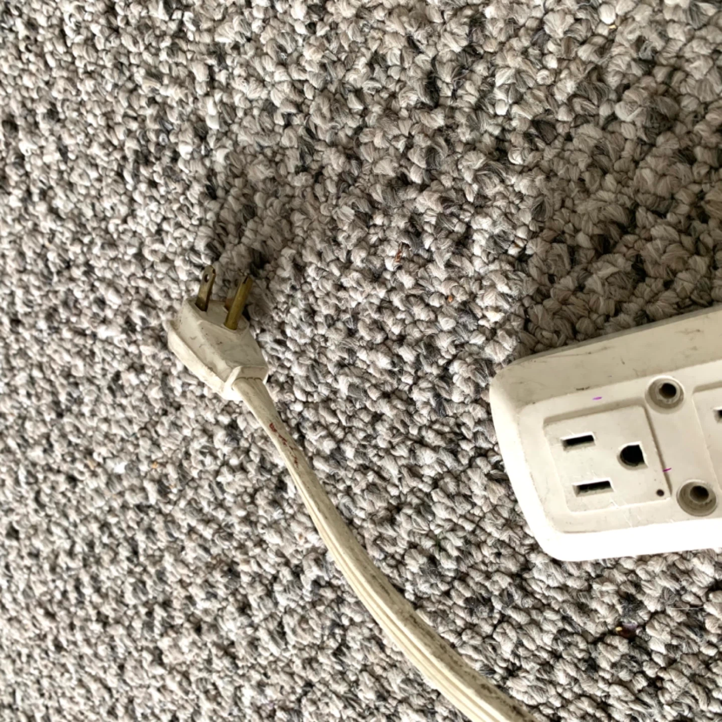 Power Bars - Electronics - Bar Surge Protector - photo 4