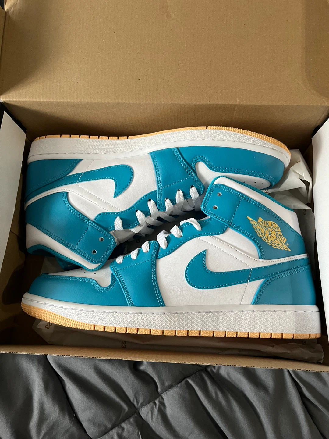 3 pairs of jordans size 9.5-10 - photo 5