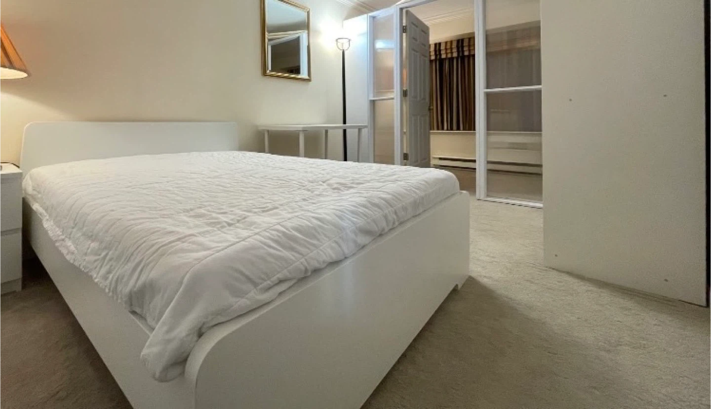Double White Platform Bed Frame with mattress
