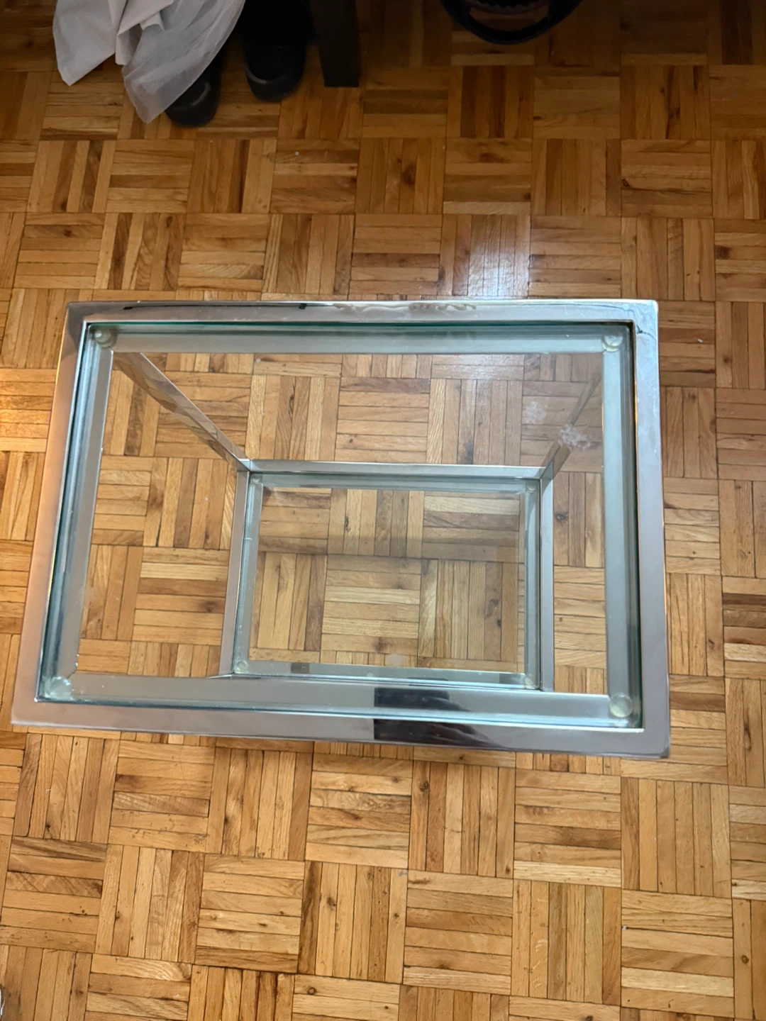 Glass end table - photo 3