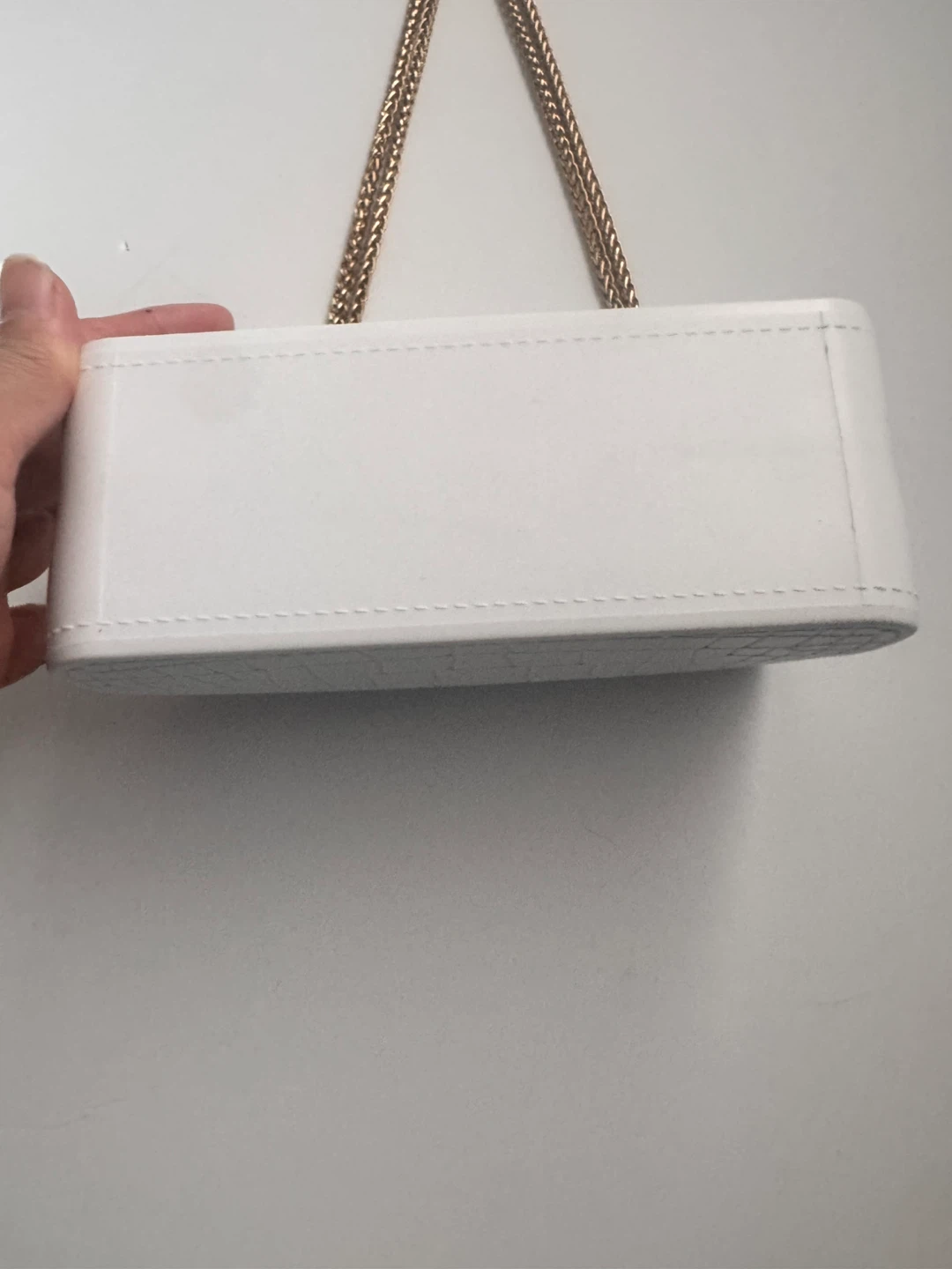 White Croc Embossed Chain Shoulder Bag - photo 4