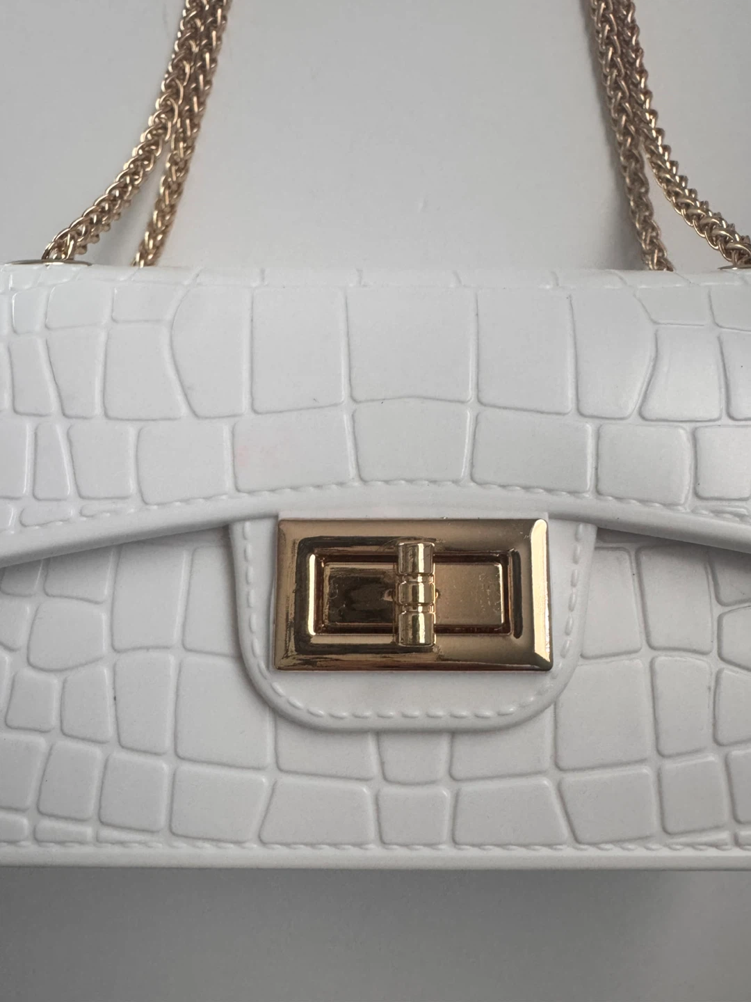 White Croc Embossed Chain Shoulder Bag - photo 3