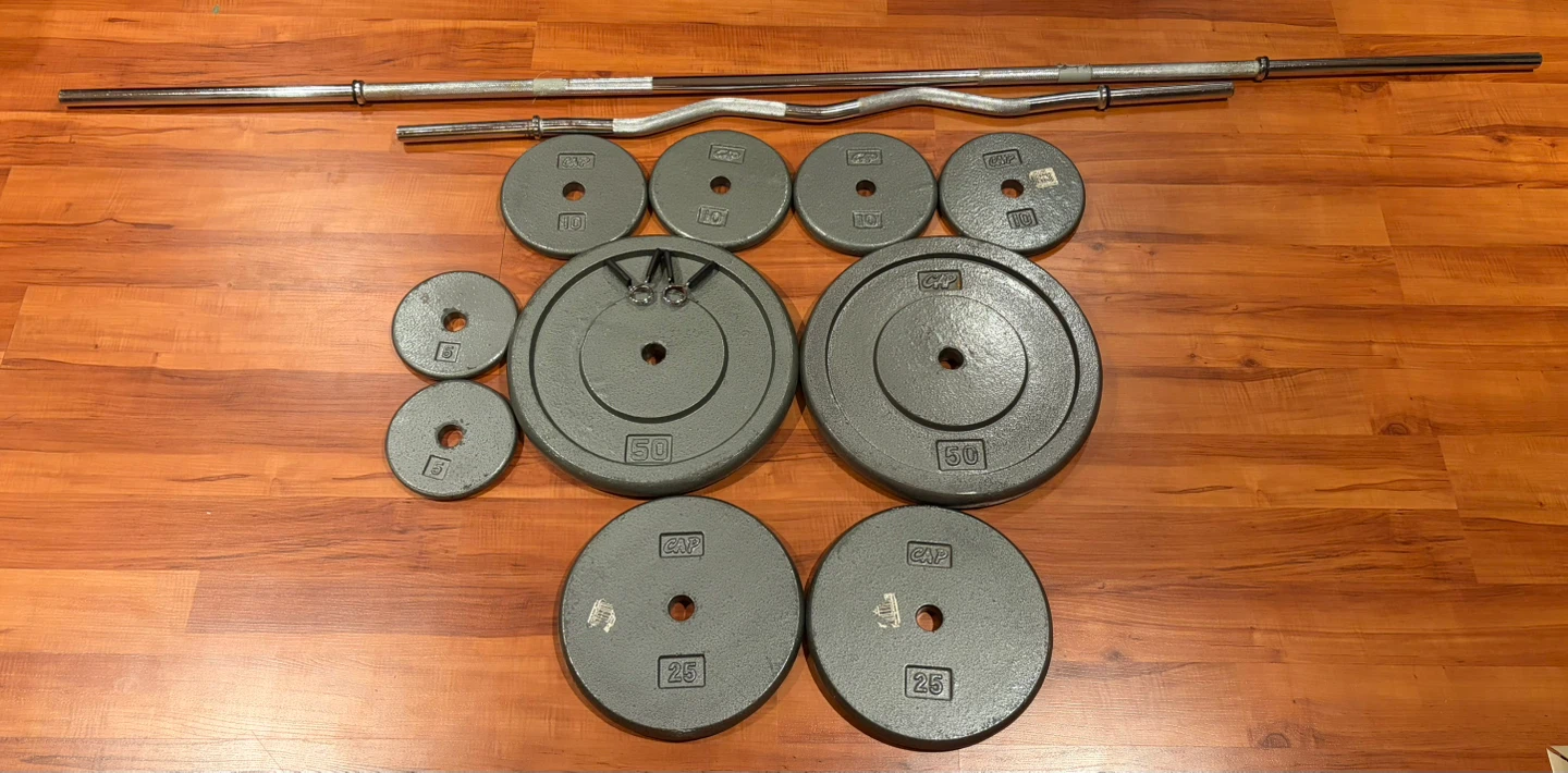 2 Barbells & 10 Weight Plates