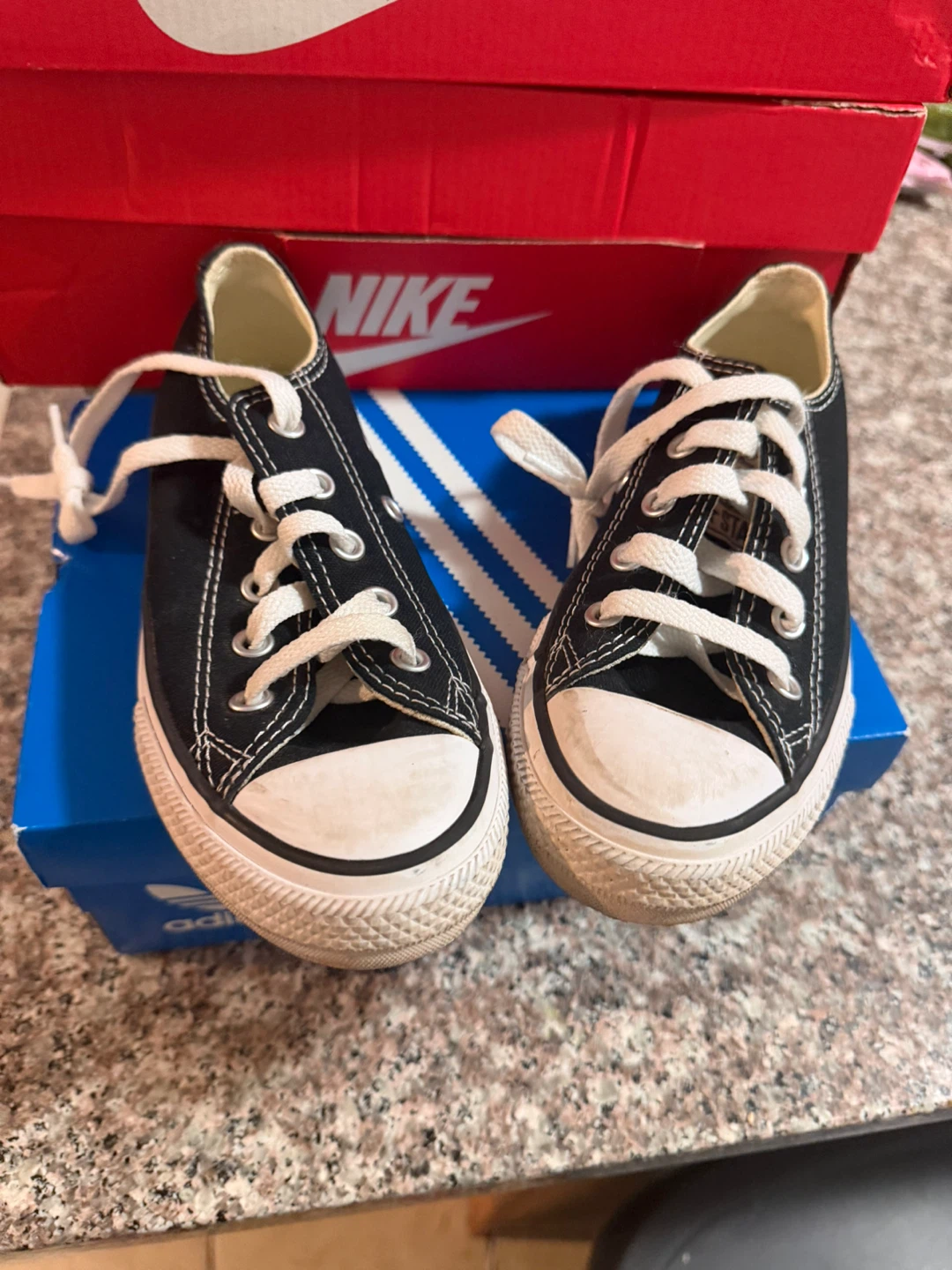 Nike, Adidas, converse