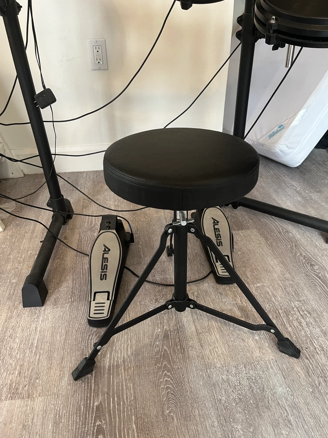 Alesis Turbo Mesh Electronic Drum Kit + Seat - photo 4