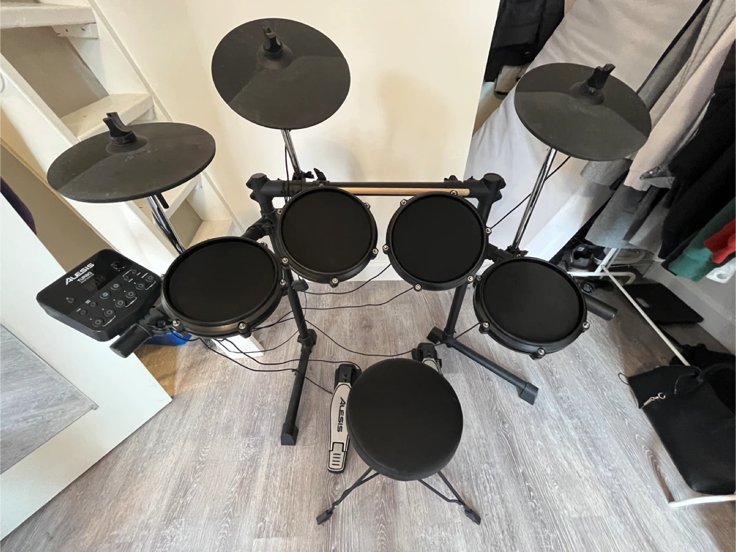 Alesis Turbo Mesh Electronic Drum Kit + Seat