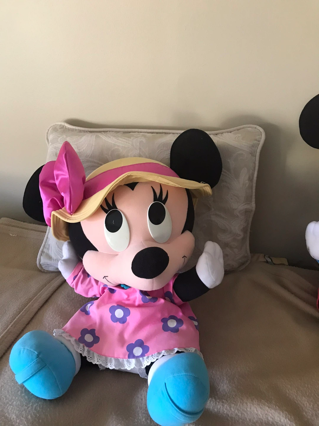 Talking Mickey & Minnie Plush Toys – Large Size, Like New! - photo 4