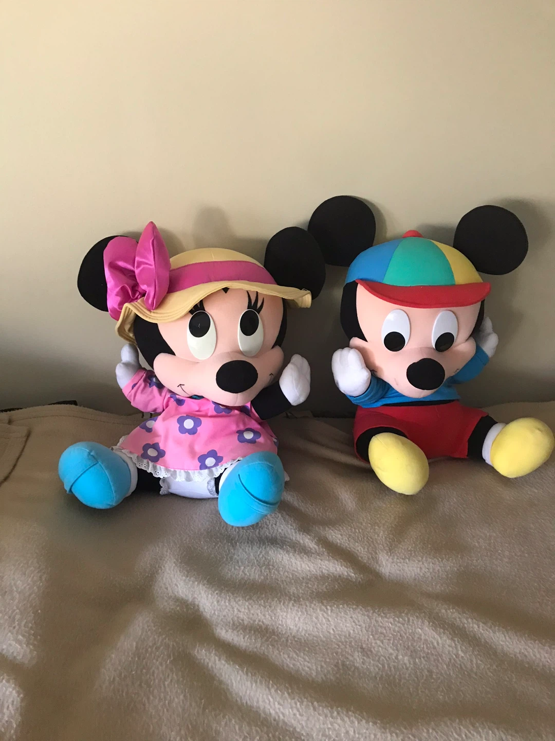 Talking Mickey & Minnie Plush Toys – Large Size, Like New! - photo 3