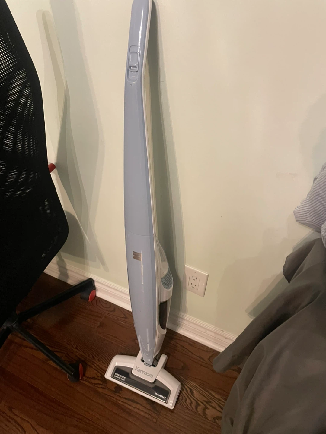 Kenmore Cordless Stick Vacuum - photo 2