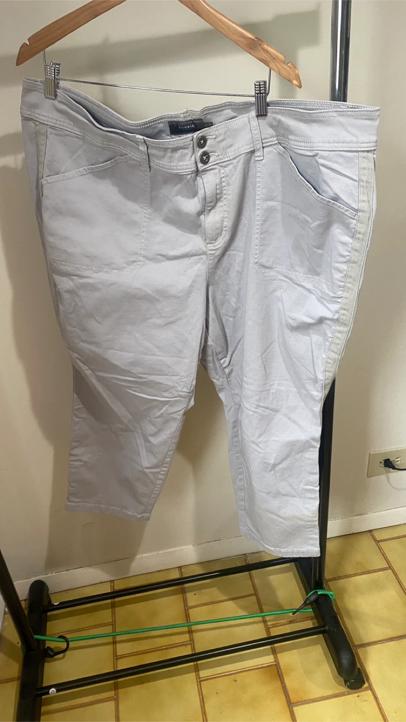 Torrid size 26 crop pants - photo 2