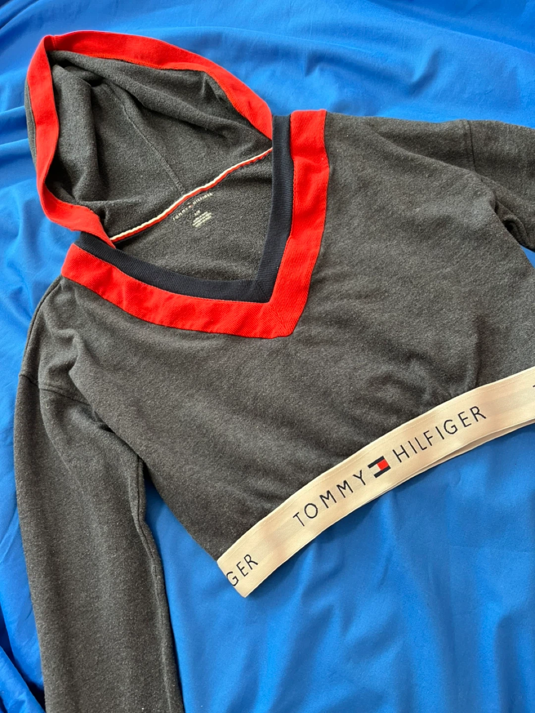 Tommy Hilfiger size XS Cropped Hoodie