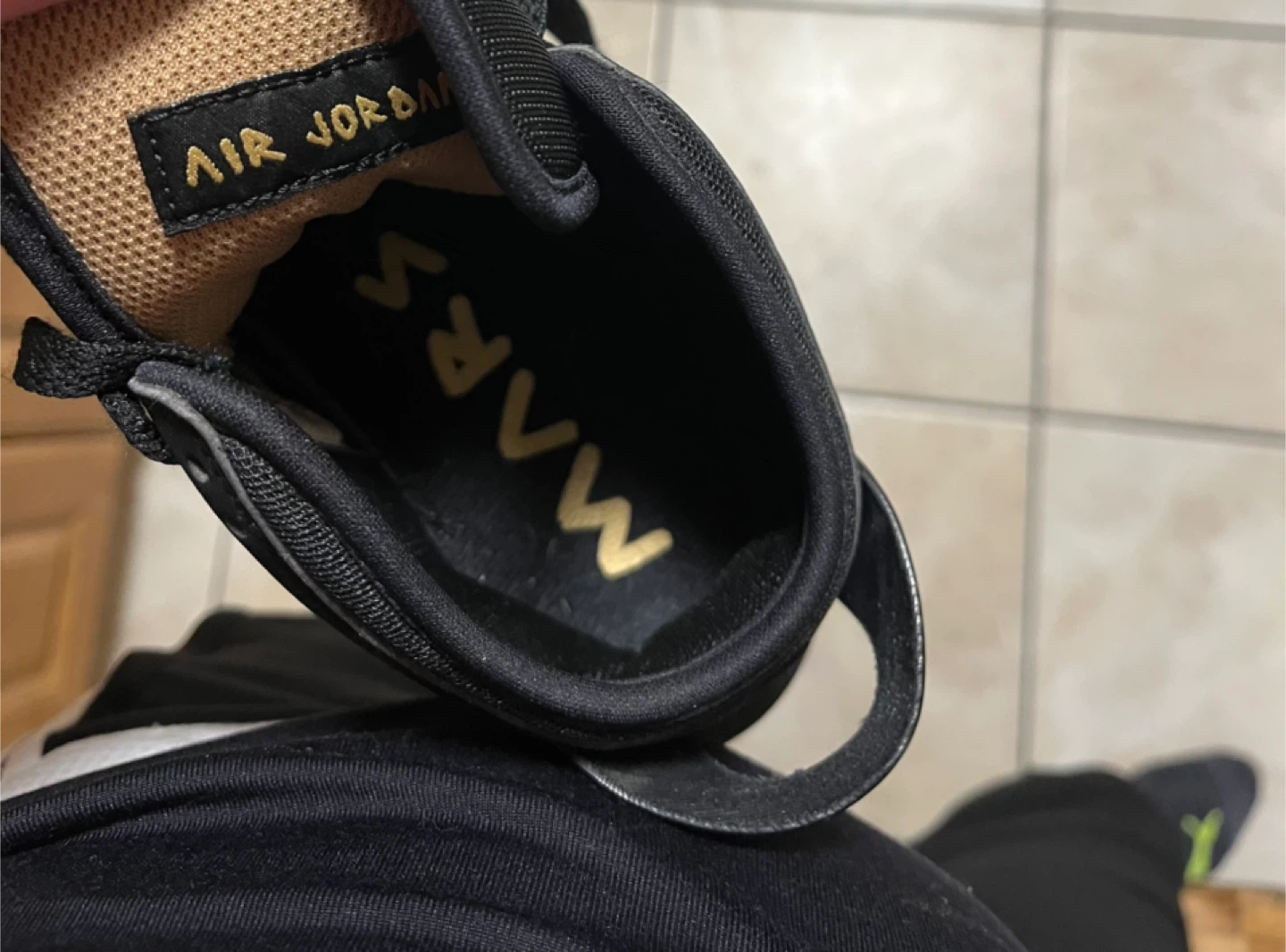 Mint condition 7Y Air Jordan Mars 270 Black Gold Sneakers - photo 3