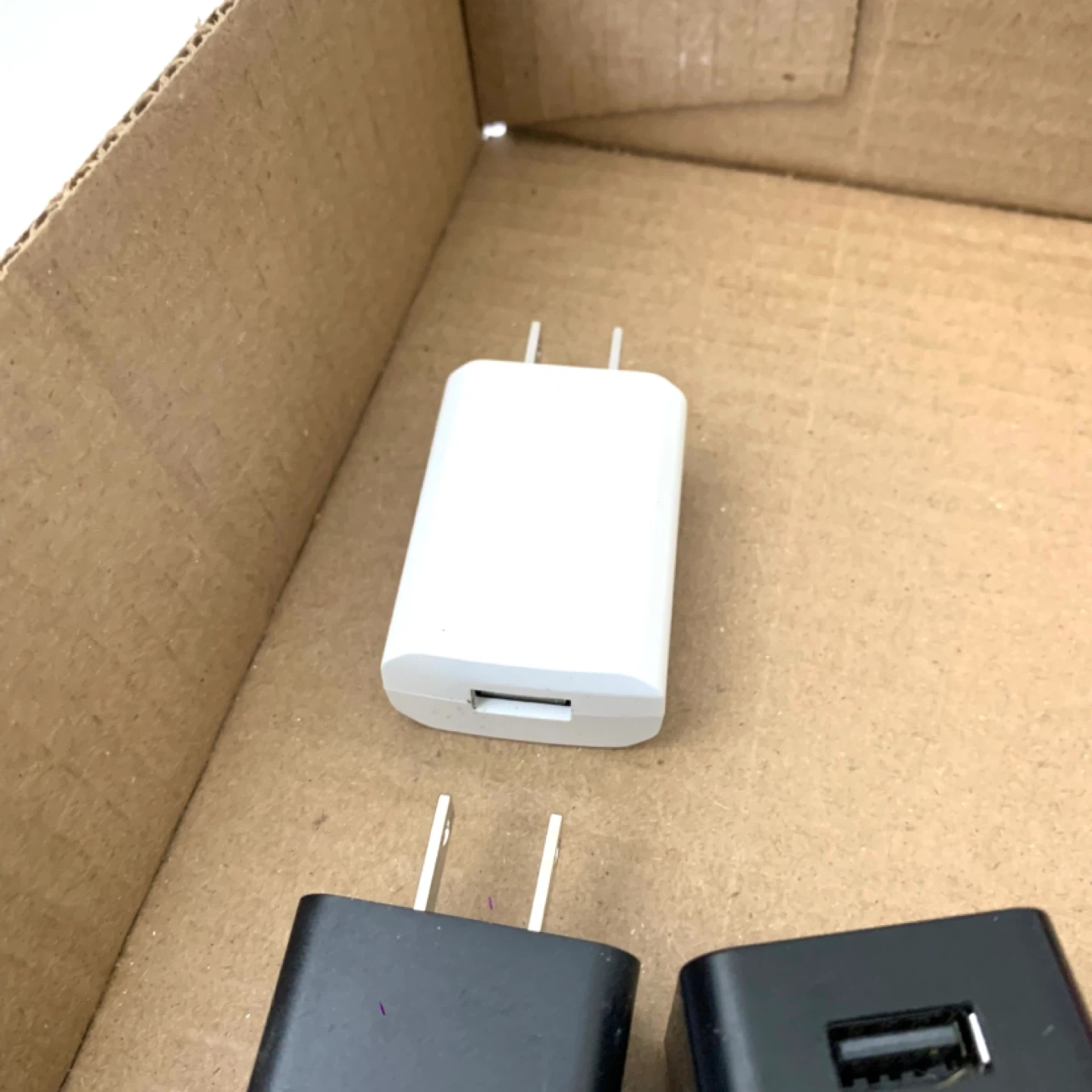 Mixed USB Wall Blocks & Car Chargers - Electronics - photo 3