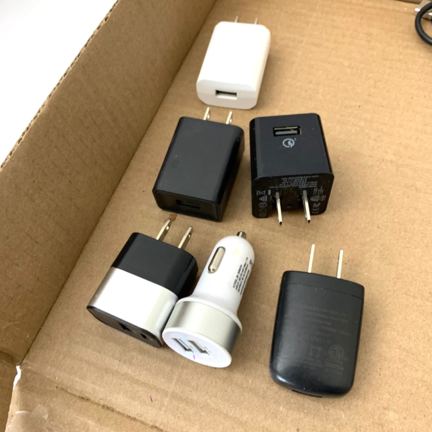 Mixed USB Wall Blocks & Car Chargers - Electronics
