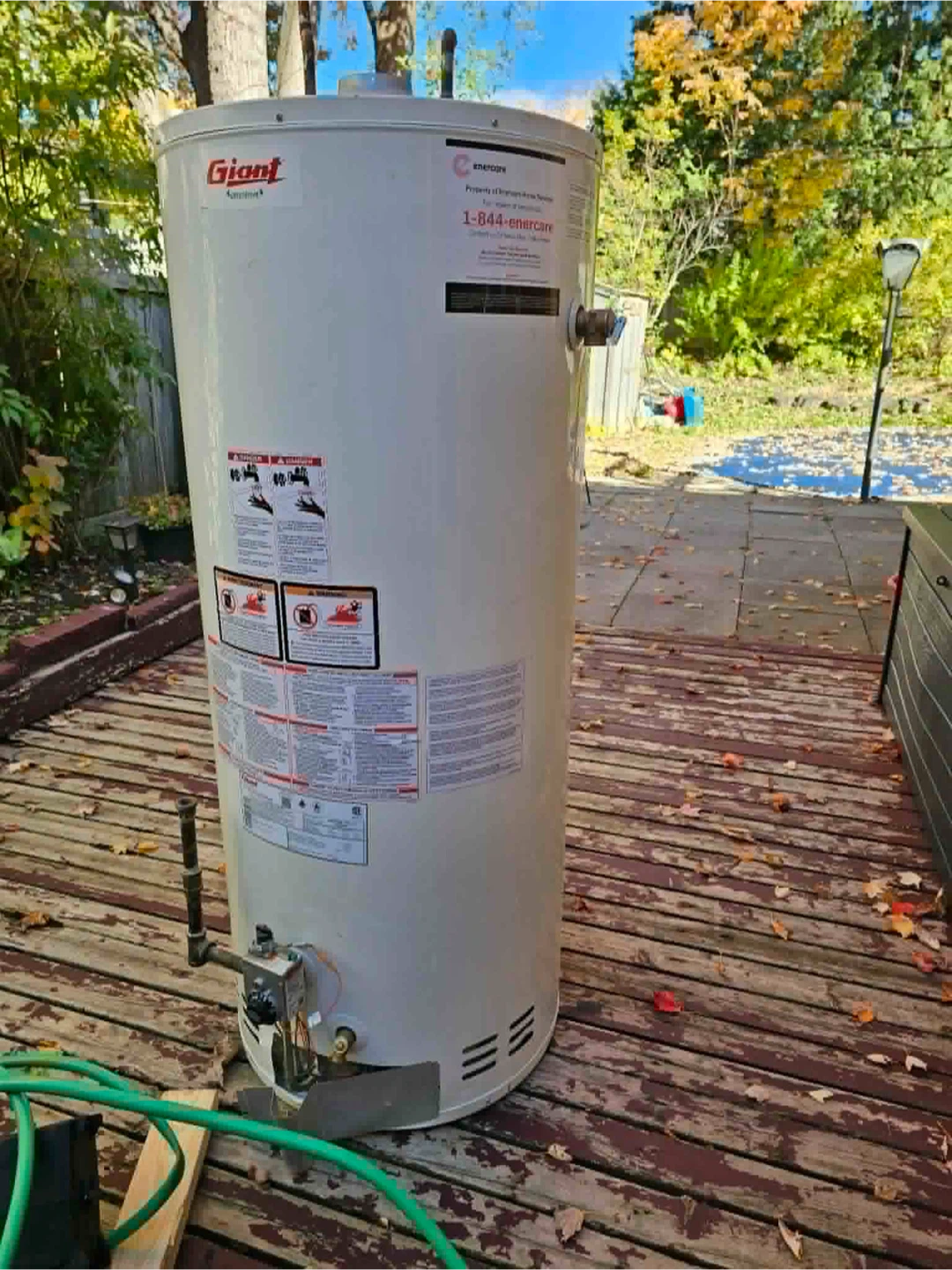 Water heater tank
