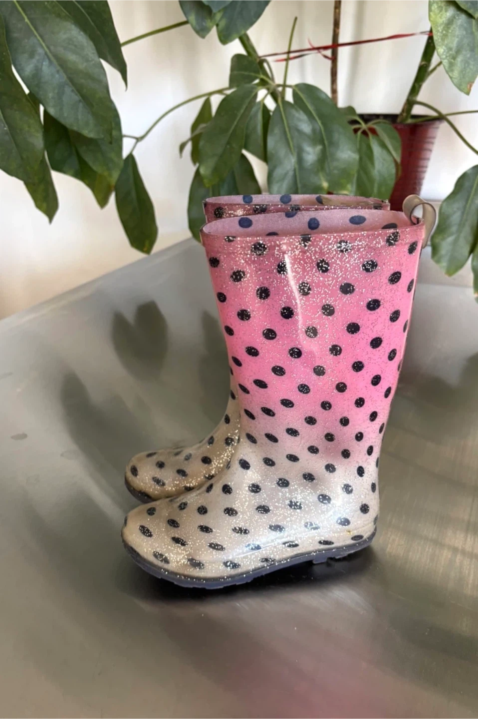 Girl’s Polka Dot Rain Boots, size 13. 🥰🌷🌷