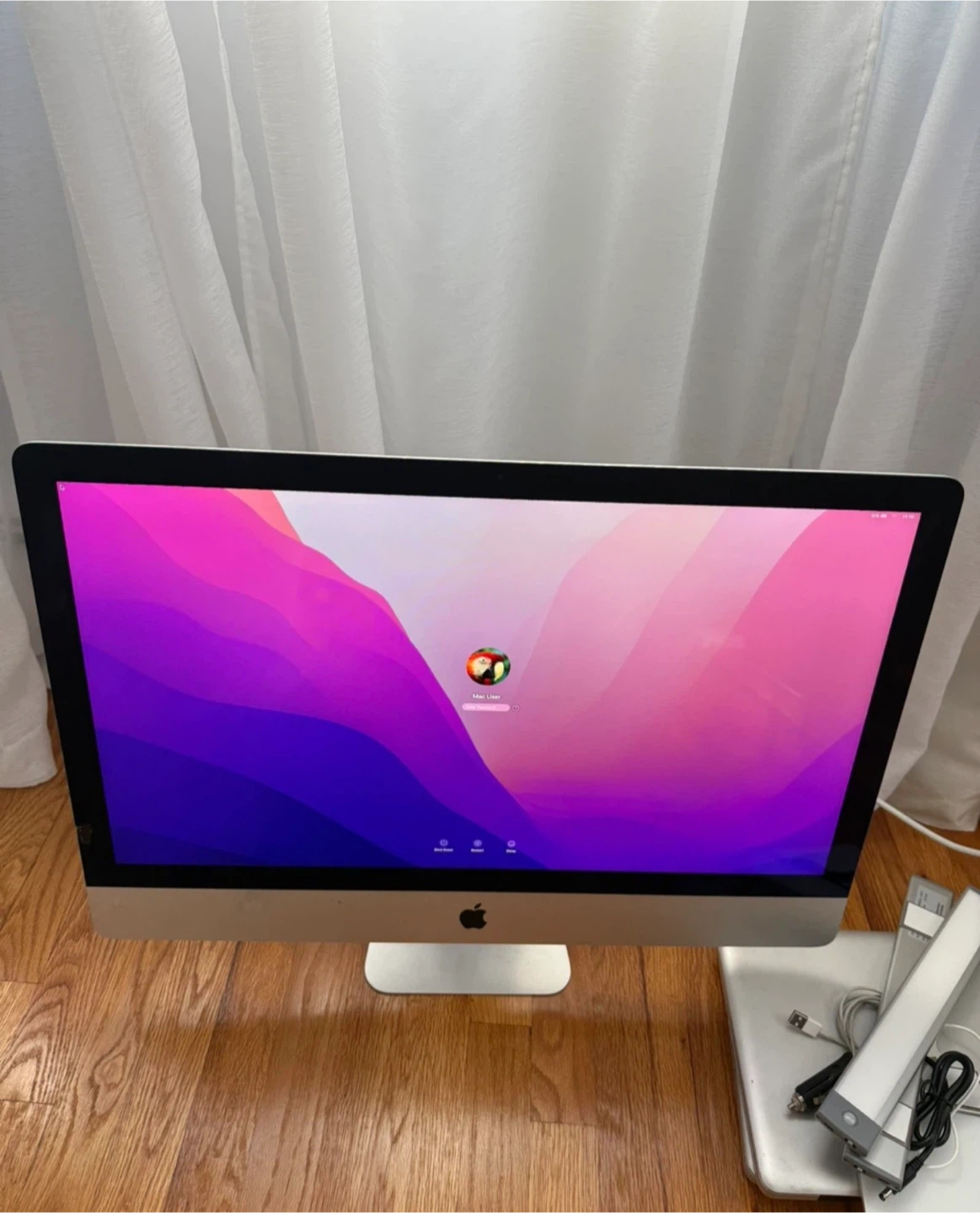iMac 27” Retina i5 8gb  ram 500gb