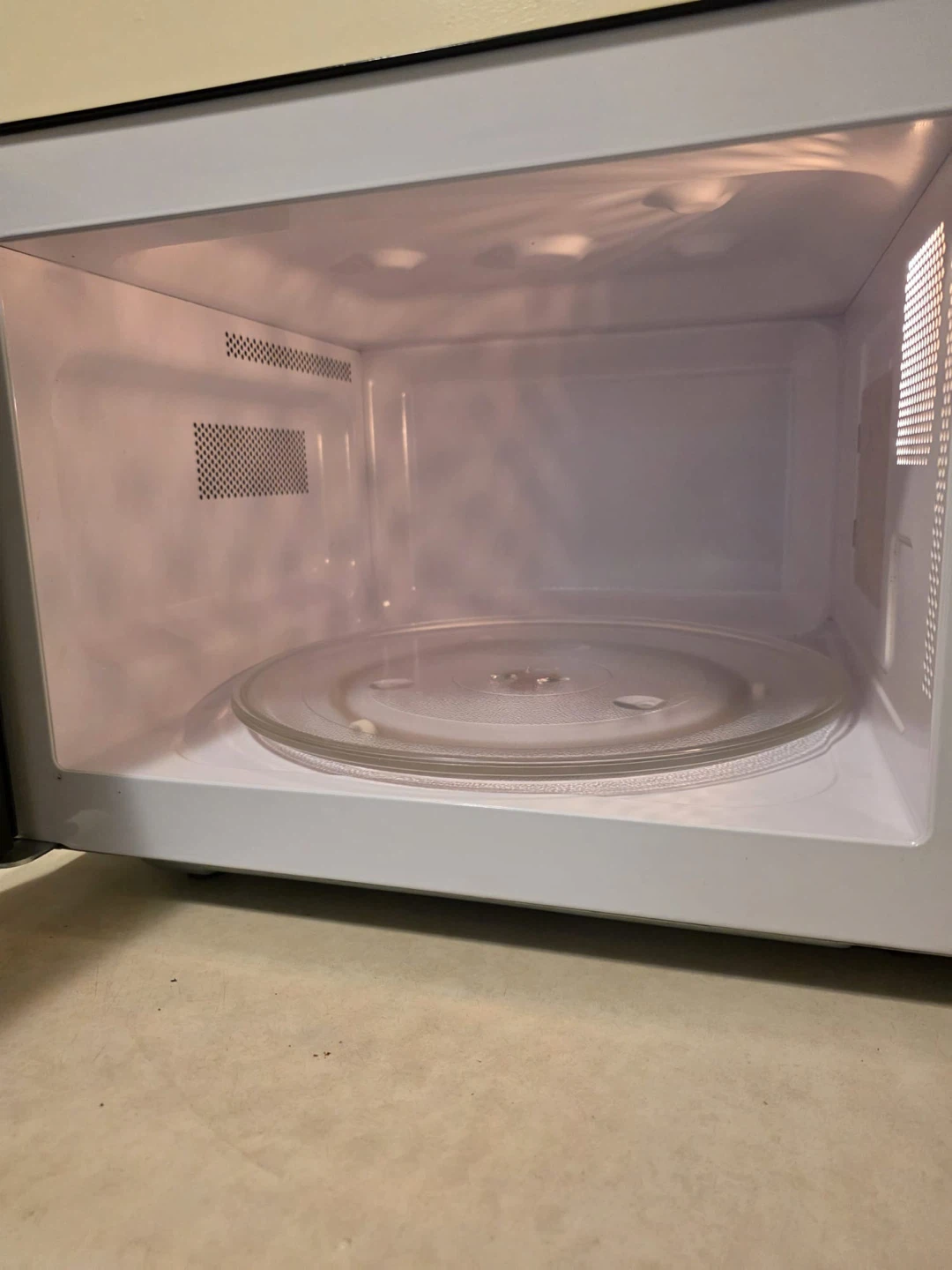 Hamilton Beach Microwave - photo 5