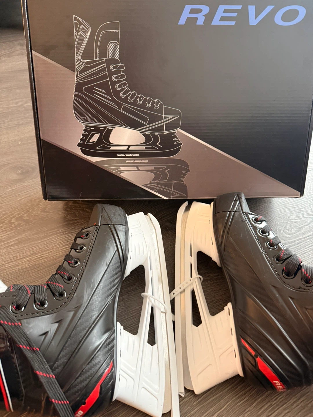 REVO Hockey Skates - Size 4D - photo 2