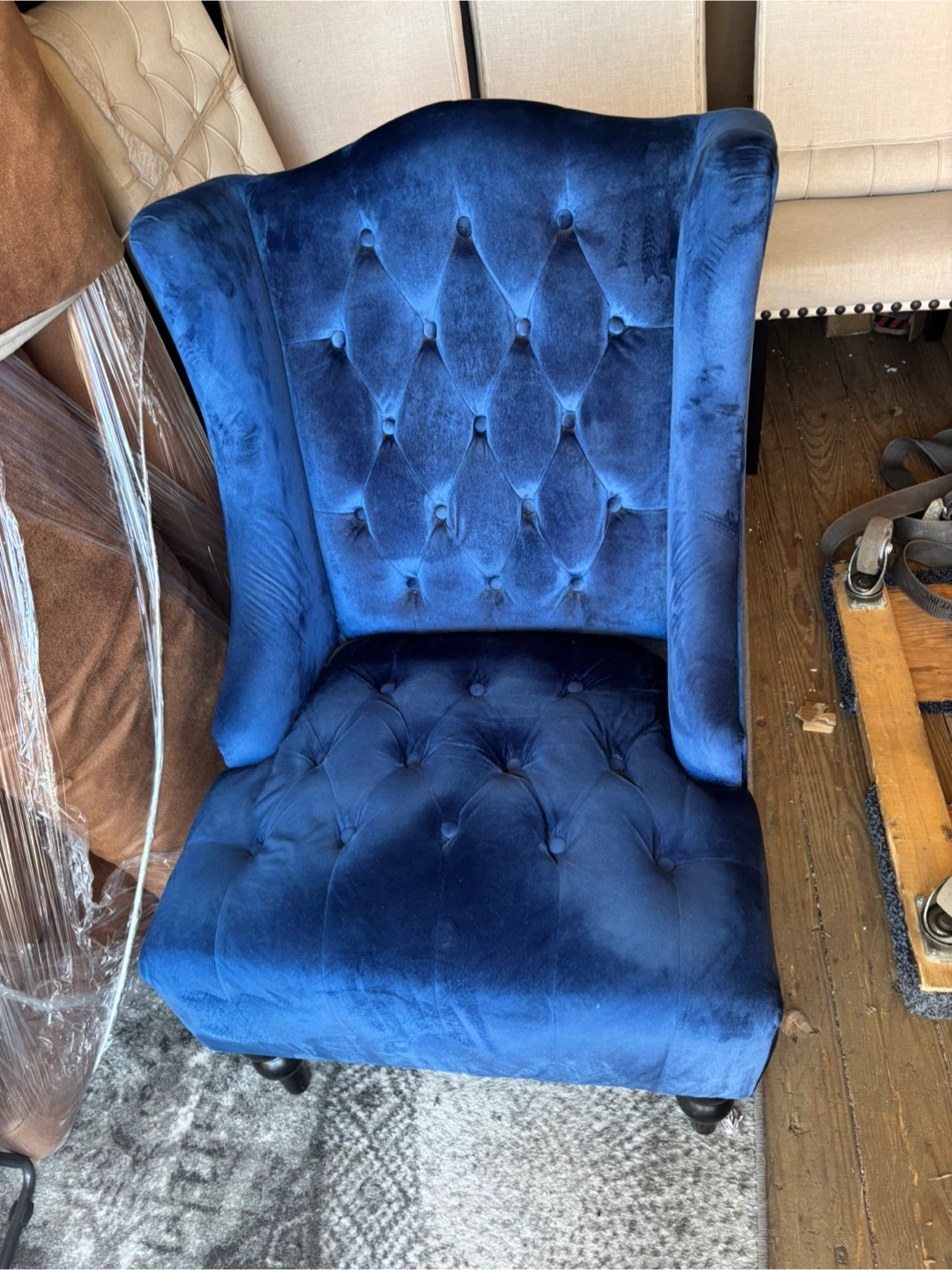 New Velvet Tufted Accent Chair blue