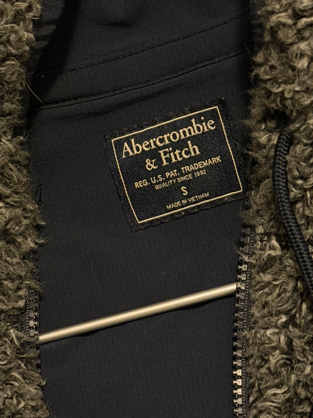 Abercrombie & Fitch Fuzzy Fleece Zip-Up Hoodie - photo 2